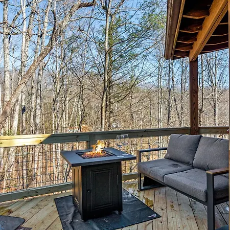 Couples Getaway Cabin Near National Park W Hot Tub Pigeon Forge Exterior photo